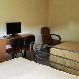 Residencia de Mayores Santa Teresa Malagón escritorio dentro de una habitación